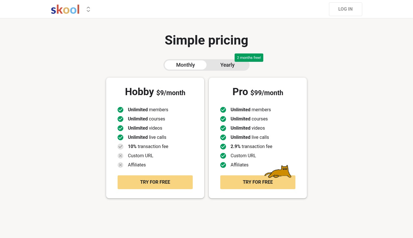 Página de precios de Skool mostrando dos planes: Hobby a $9 al mes y Pro a $99 al mes, ambos con miembros ilimitados, cursos, videos y llamadas en vivo. Diferencia clave: Hobby cobra 10% de comisión de transacción sin URL personalizada ni afiliados, mientras que Pro cobra 2.9% con URL personalizada y seguimiento de afiliados incluidos